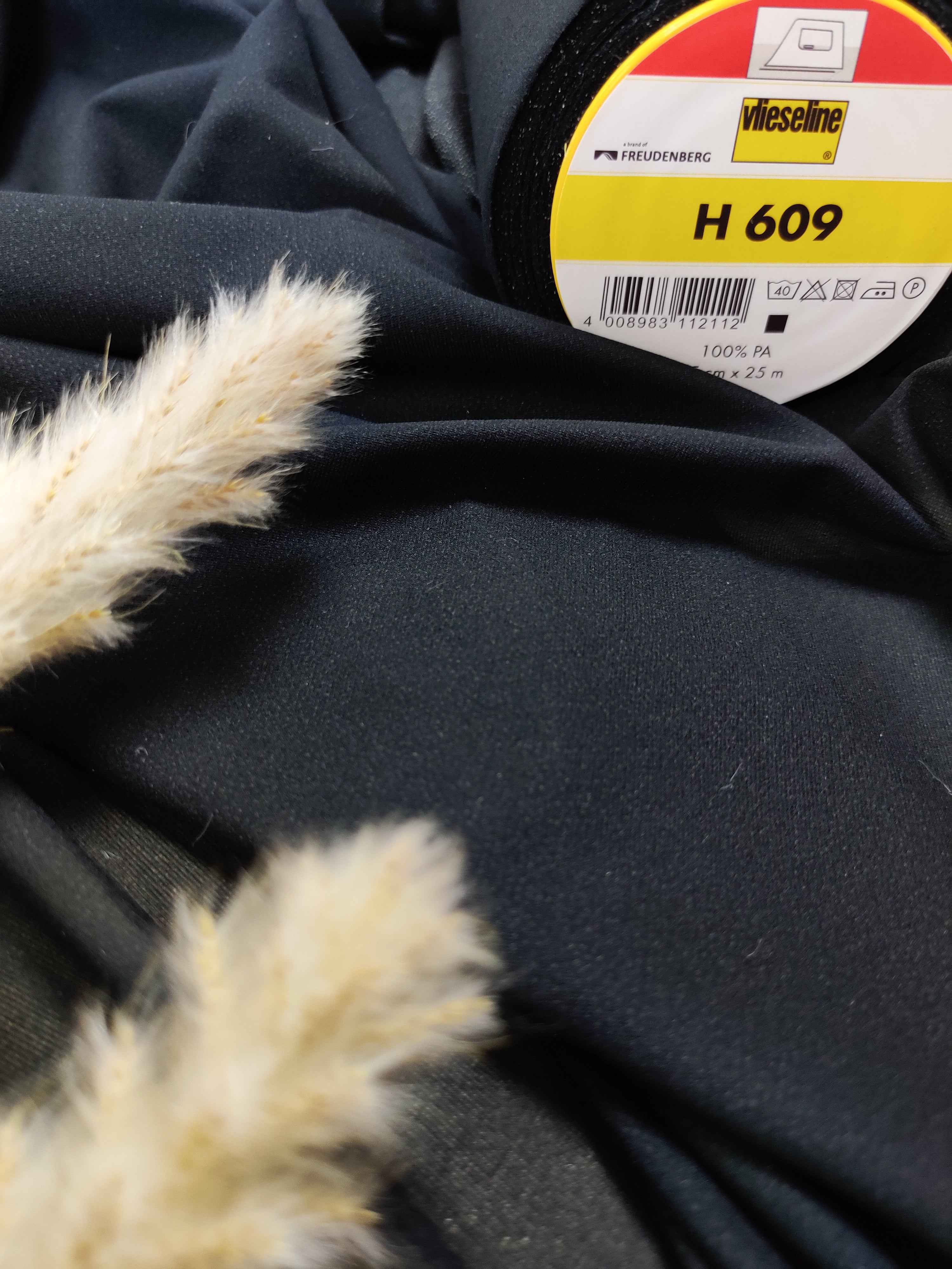 Entoilage thermocollant H609 noir