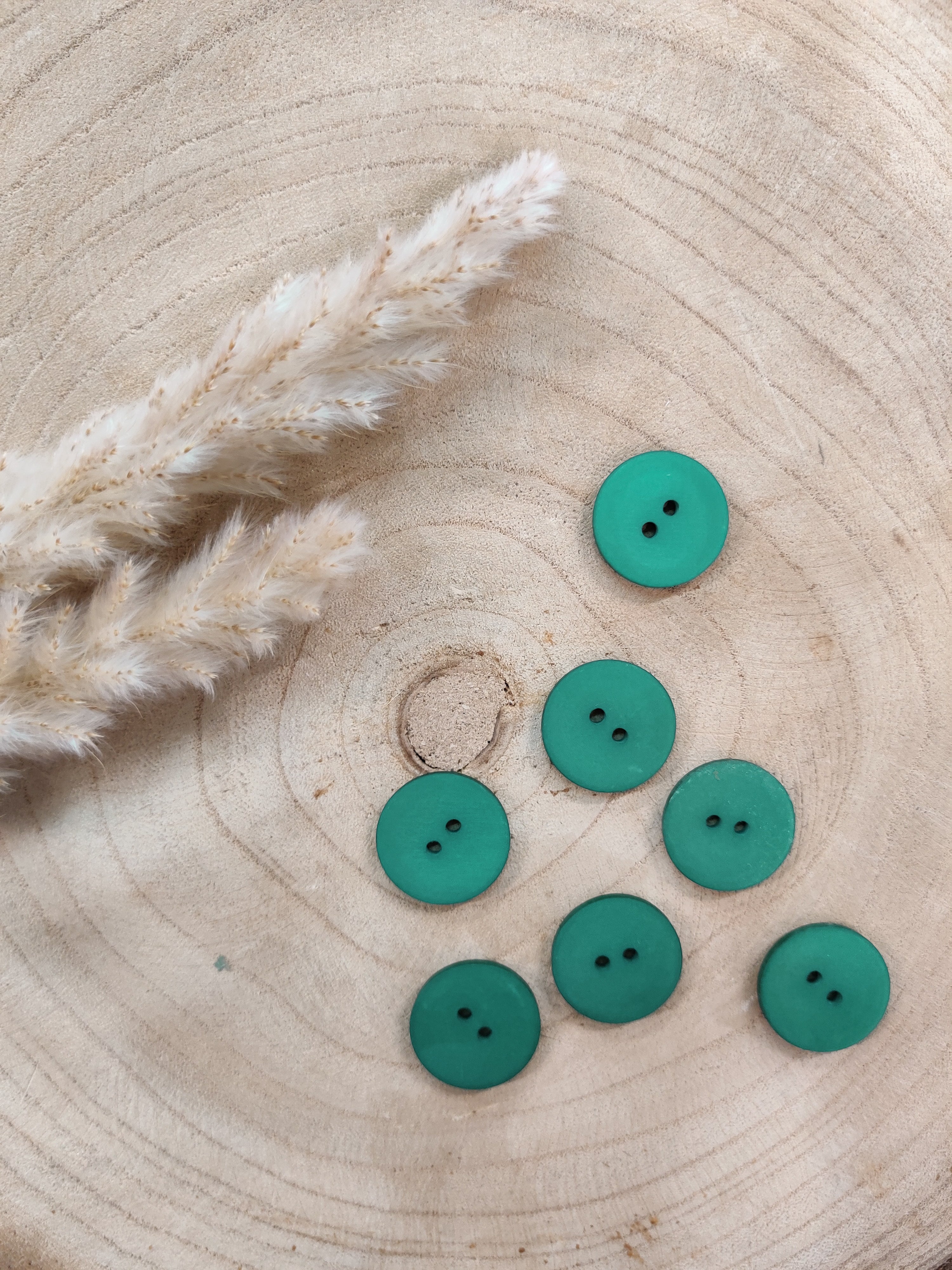 Boutons satinés 2 trous -  Vert forêt - 23 mm de diamètre