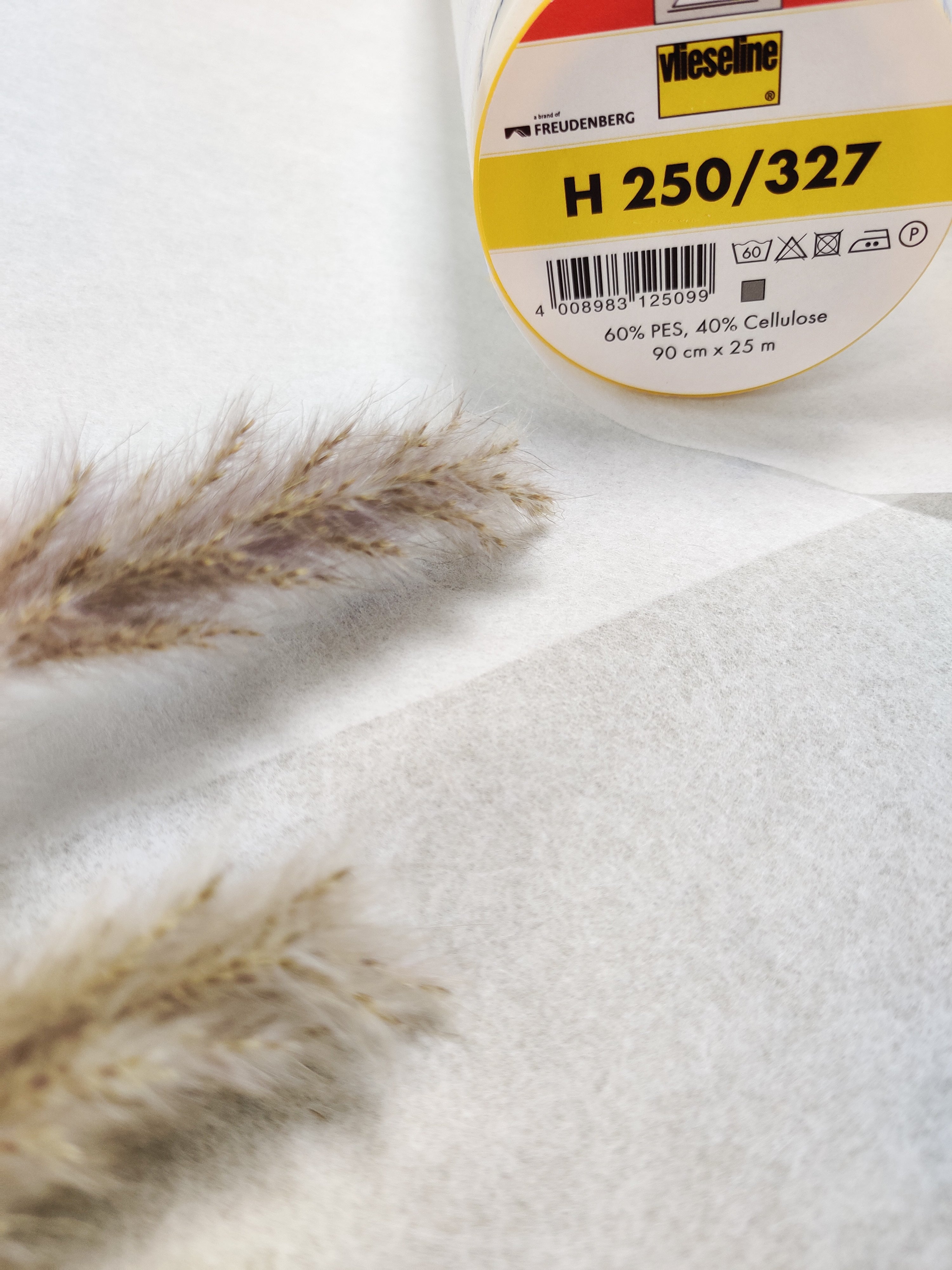 Entoilage thermocollant Vlieseline H250 blanc ou noir
