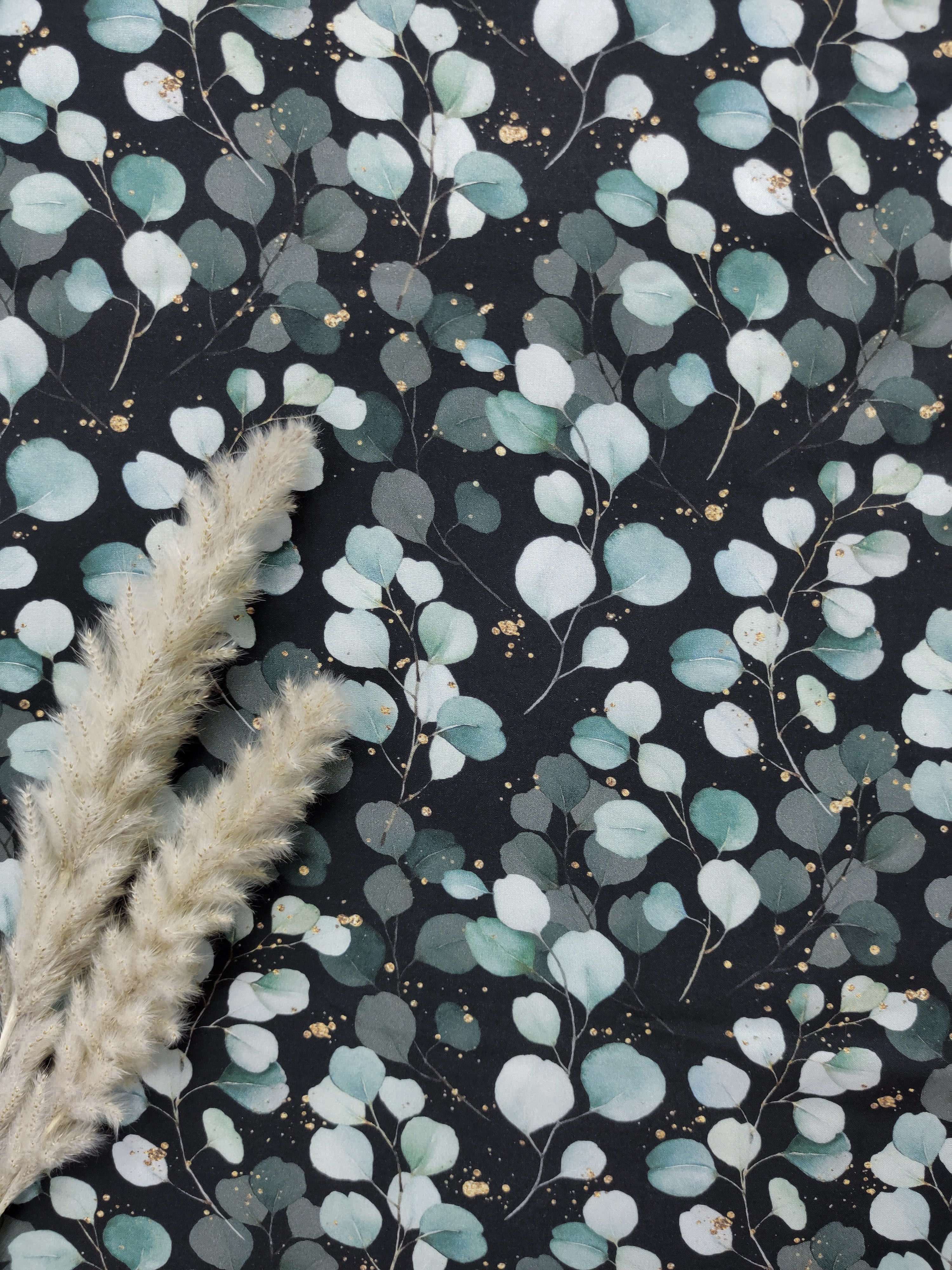 Popeline de viscose noire  - Eucalyptus élégant