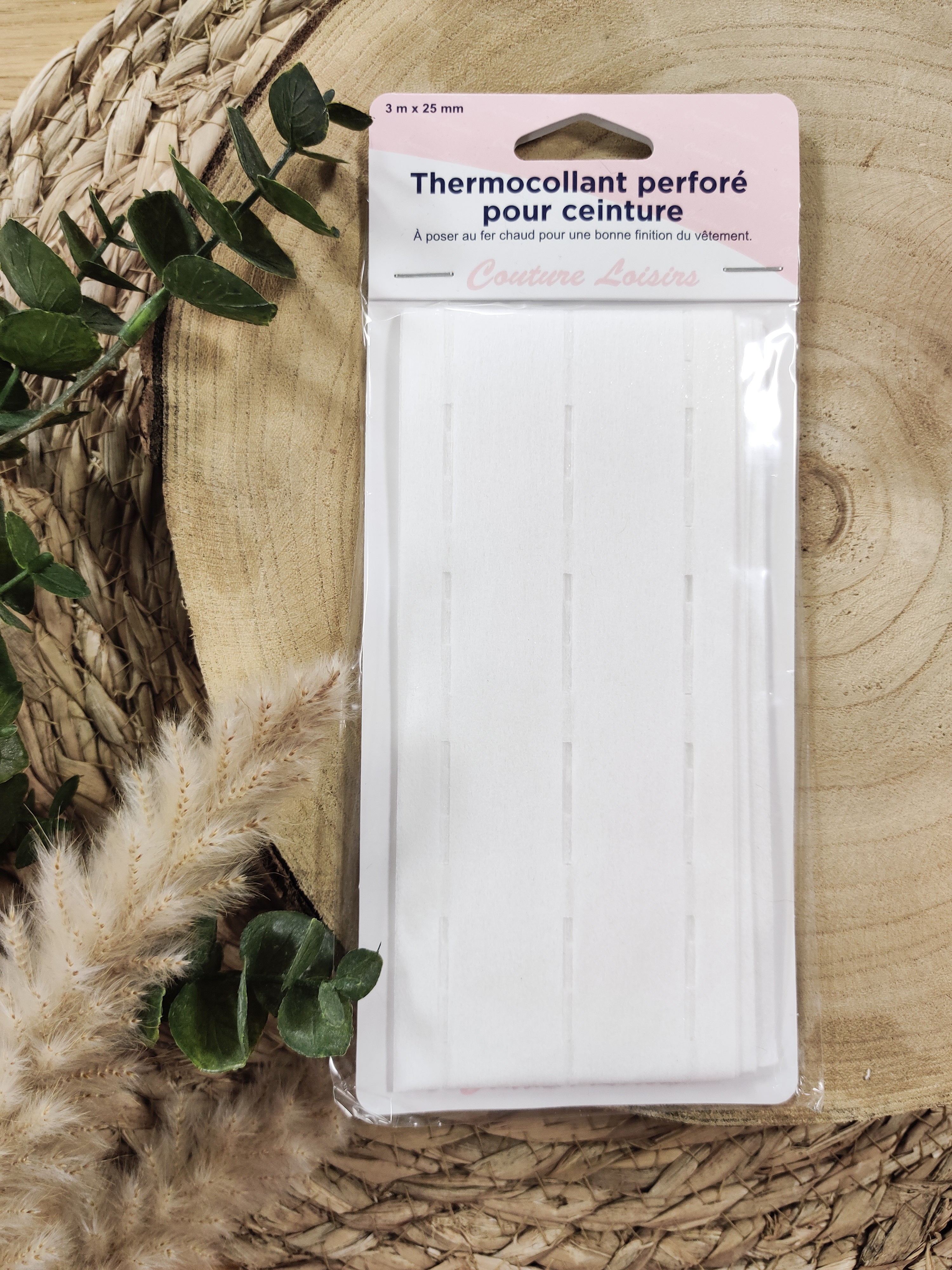 Thermocollant perforé pour ceinture